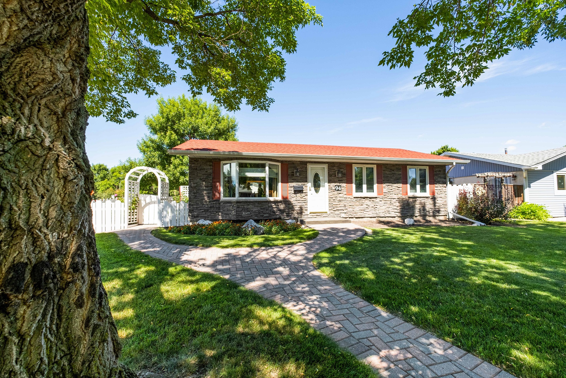 Totally Updated in St Vital Niblock Realestate